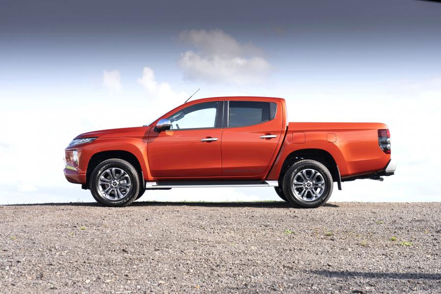  Mitsubishi L200 Barbarian X Double Cab 2019 года  (UK) (фото 37 из 40)